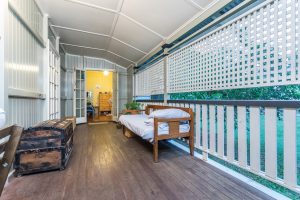 160 Simpsons Road, BARDON, QLD 4065 AUS