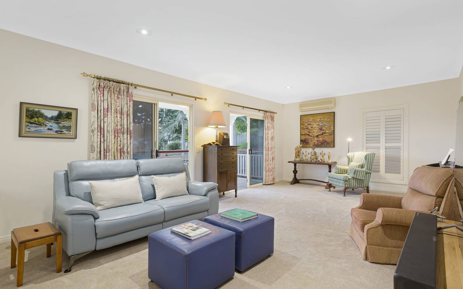 4 Ngeringa Crescent, CHAPEL HILL, QLD 4069 AUS