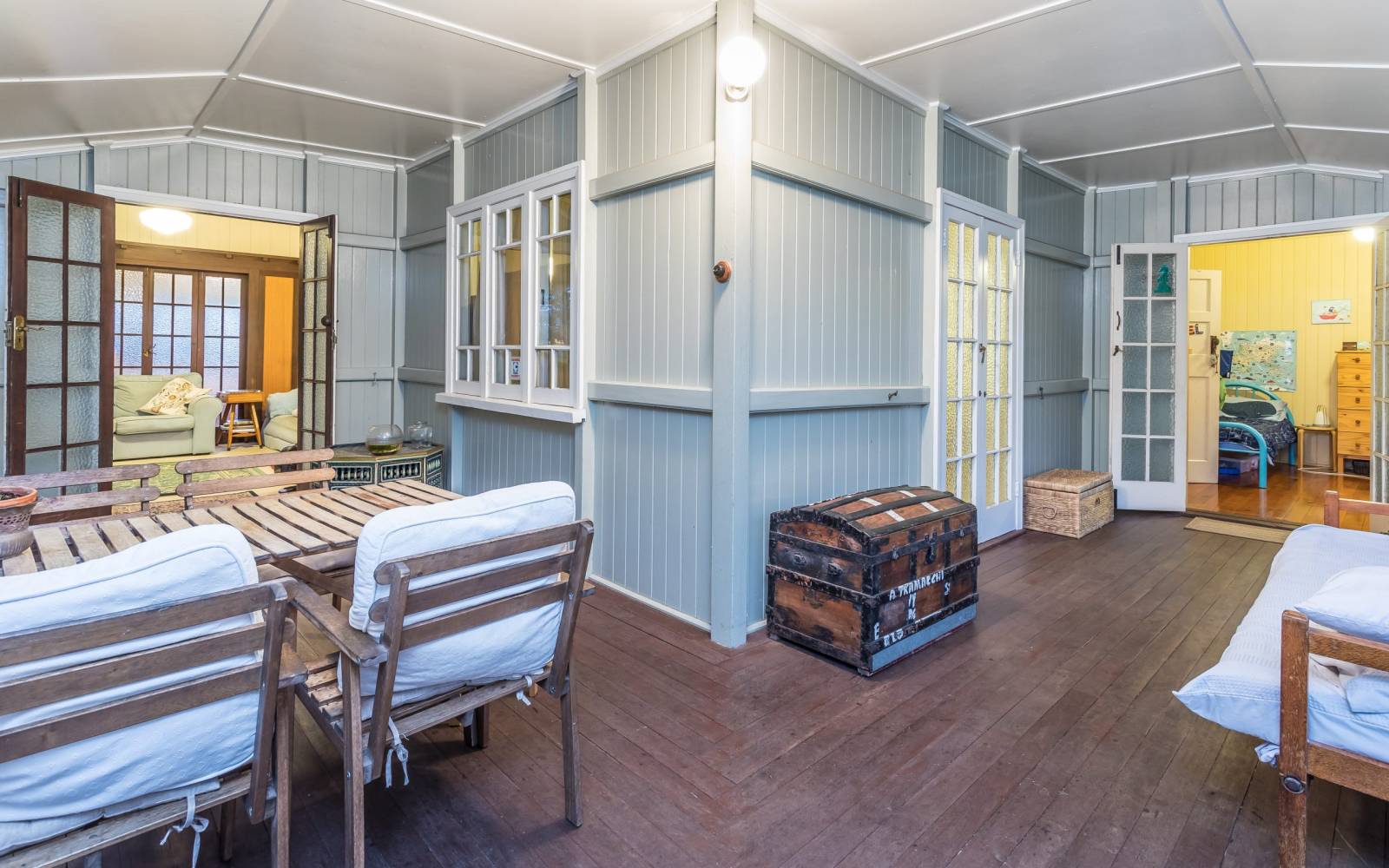 160 Simpsons Road, BARDON, QLD 4065 AUS