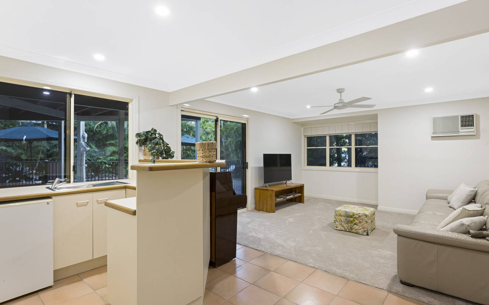 4 Ngeringa Crescent, CHAPEL HILL, QLD 4069 AUS