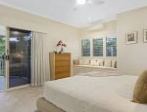 4 Ngeringa Crescent, CHAPEL HILL, QLD 4069 AUS