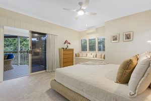 4 Ngeringa Crescent, CHAPEL HILL, QLD 4069 AUS
