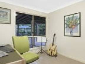 4 Ngeringa Crescent, CHAPEL HILL, QLD 4069 AUS