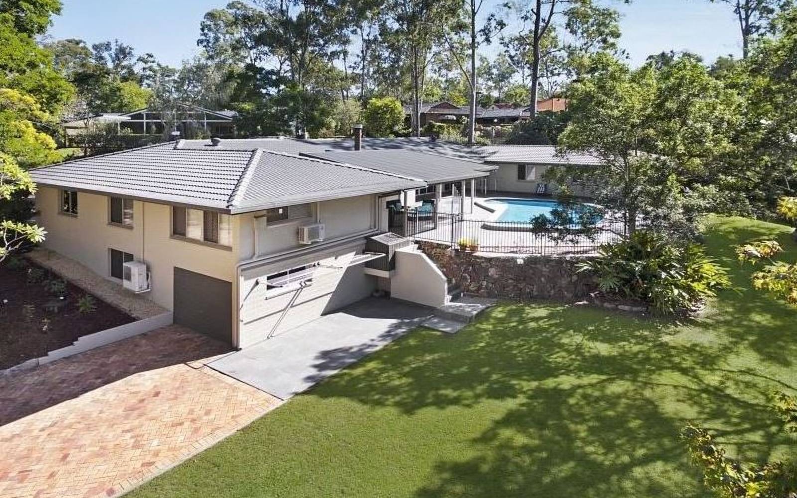 20 Scenic Road, KENMORE, QLD 4069 AUS