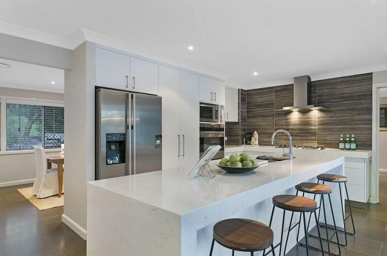 20 Scenic Road, KENMORE, QLD 4069 AUS