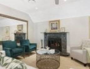 20 Scenic Road, KENMORE, QLD 4069 AUS