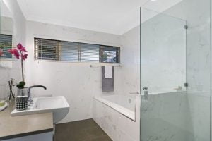 20 Scenic Road, KENMORE, QLD 4069 AUS