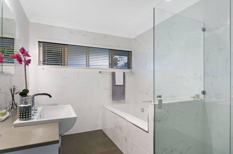 20 Scenic Road, KENMORE, QLD 4069 AUS