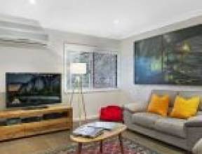 20 Scenic Road, KENMORE, QLD 4069 AUS