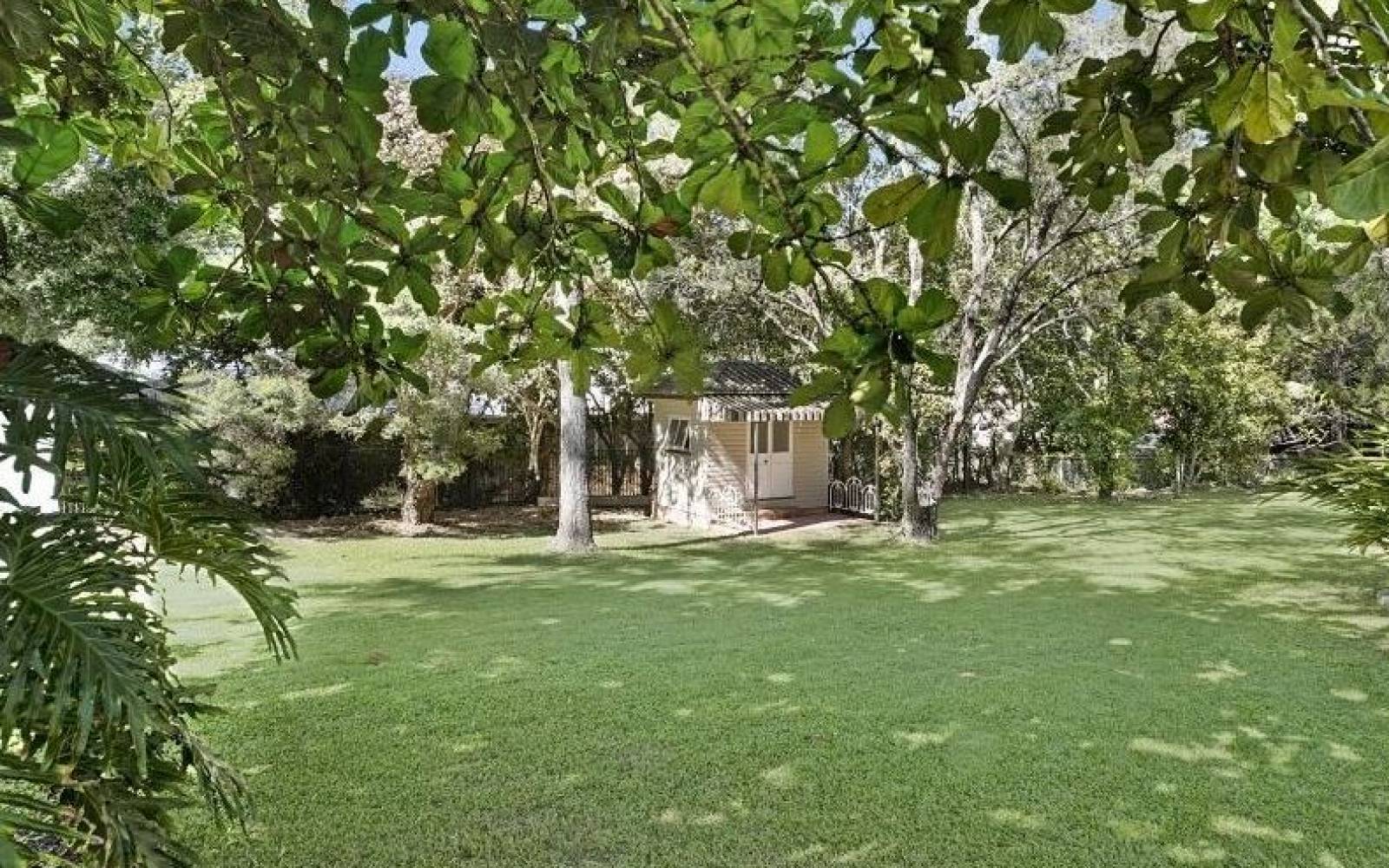 20 Scenic Road, KENMORE, QLD 4069 AUS