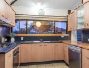 10 Tallaroon Street, JINDALEE, QLD 4074 AUS