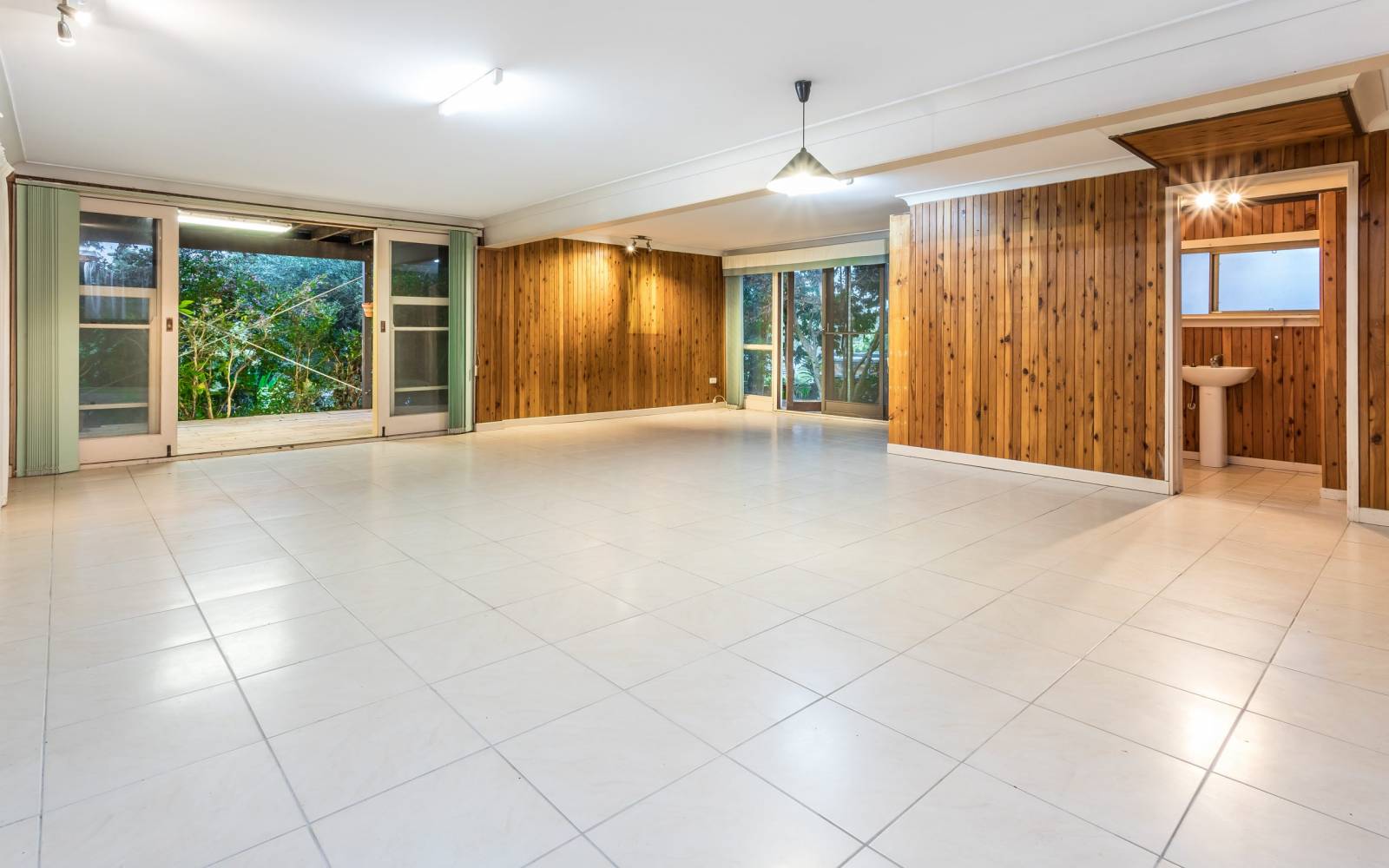 10 Tallaroon Street, JINDALEE, QLD 4074 AUS