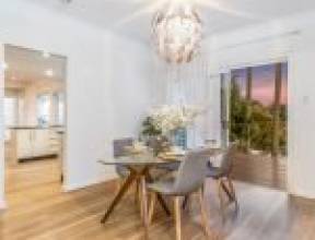 164 Sunset Road, KENMORE, QLD 4069 AUS