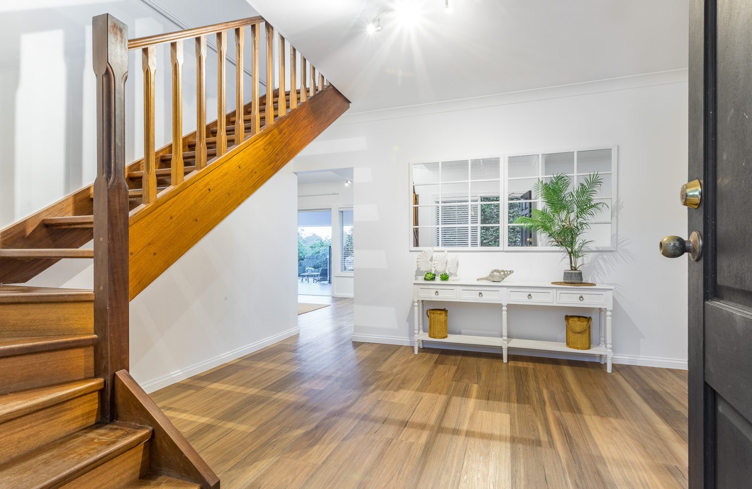 164 Sunset Road, KENMORE, QLD 4069 AUS
