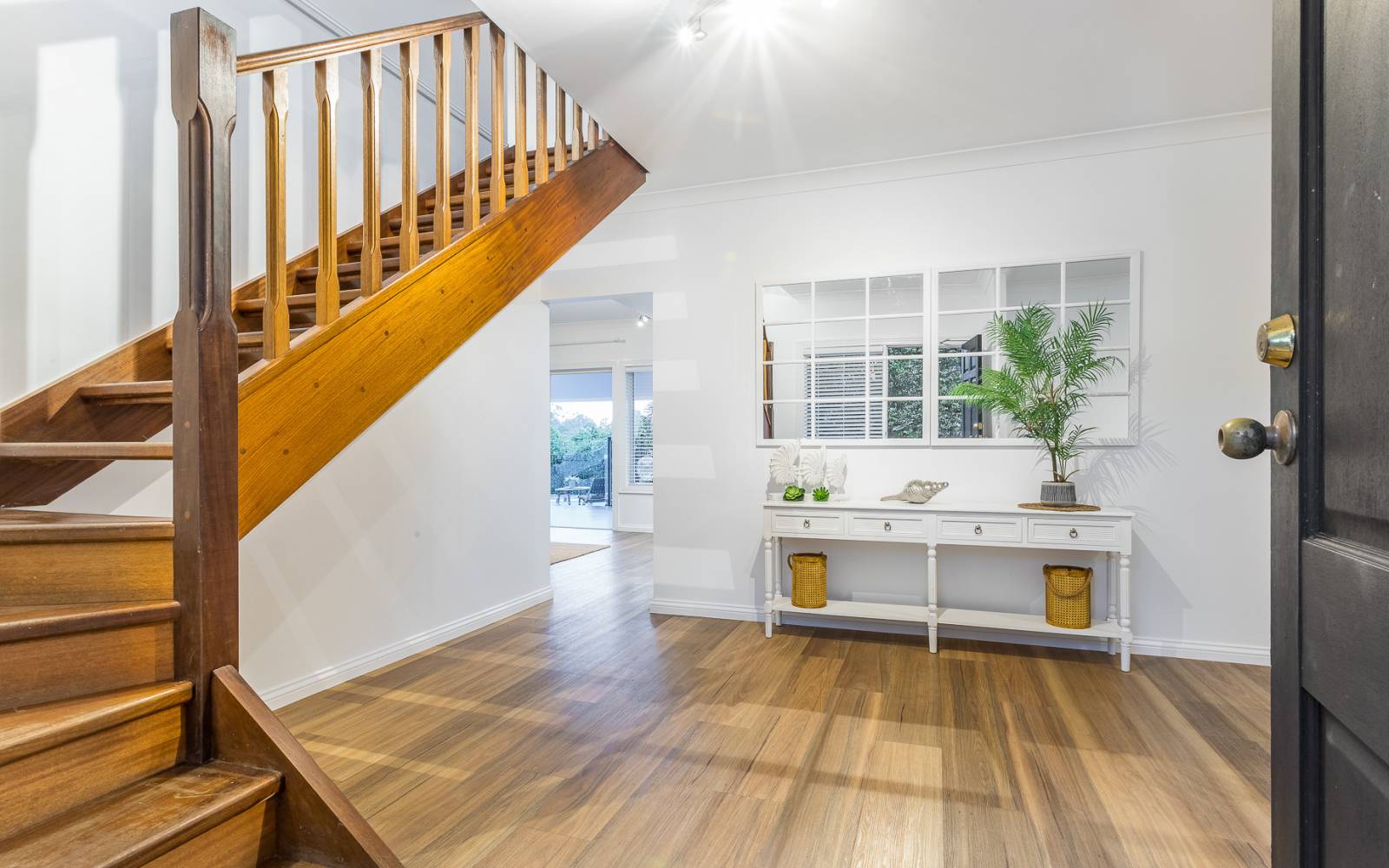 164 Sunset Road, KENMORE, QLD 4069 AUS