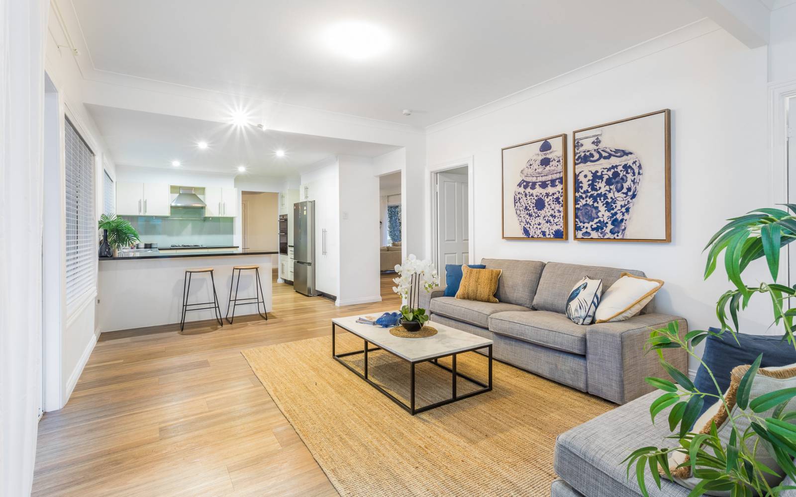 164 Sunset Road, KENMORE, QLD 4069 AUS