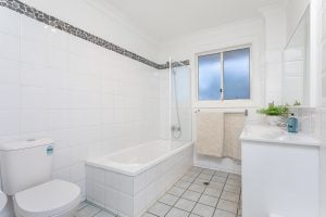164 Sunset Road, KENMORE, QLD 4069 AUS