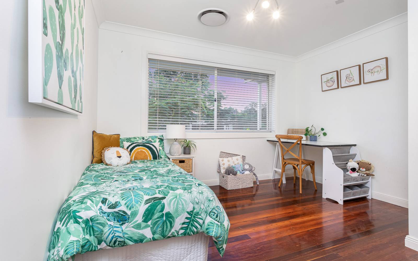 164 Sunset Road, KENMORE, QLD 4069 AUS