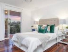 164 Sunset Road, KENMORE, QLD 4069 AUS