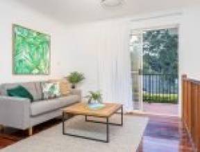 164 Sunset Road, KENMORE, QLD 4069 AUS