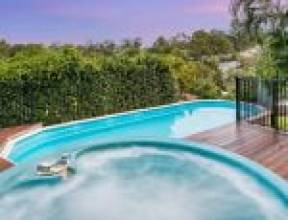 164 Sunset Road, KENMORE, QLD 4069 AUS