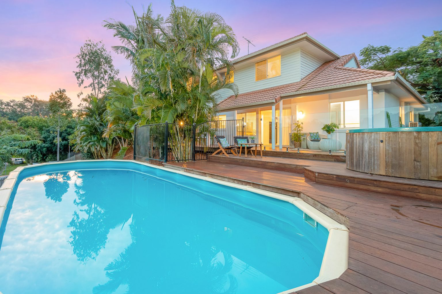 164 Sunset Road, KENMORE, QLD 4069 AUS