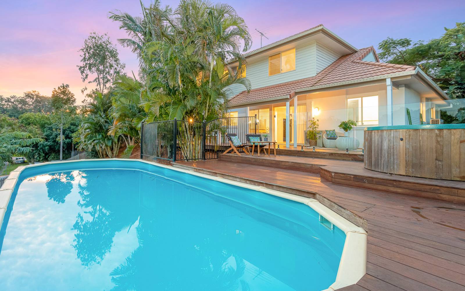 164 Sunset Road, KENMORE, QLD 4069 AUS