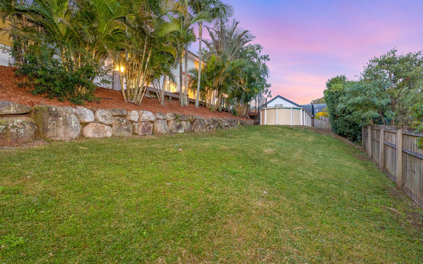 164 Sunset Road, KENMORE, QLD 4069 AUS