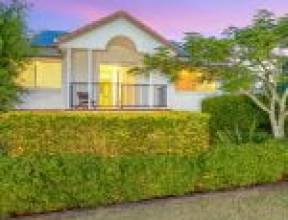 164 Sunset Road, KENMORE, QLD 4069 AUS