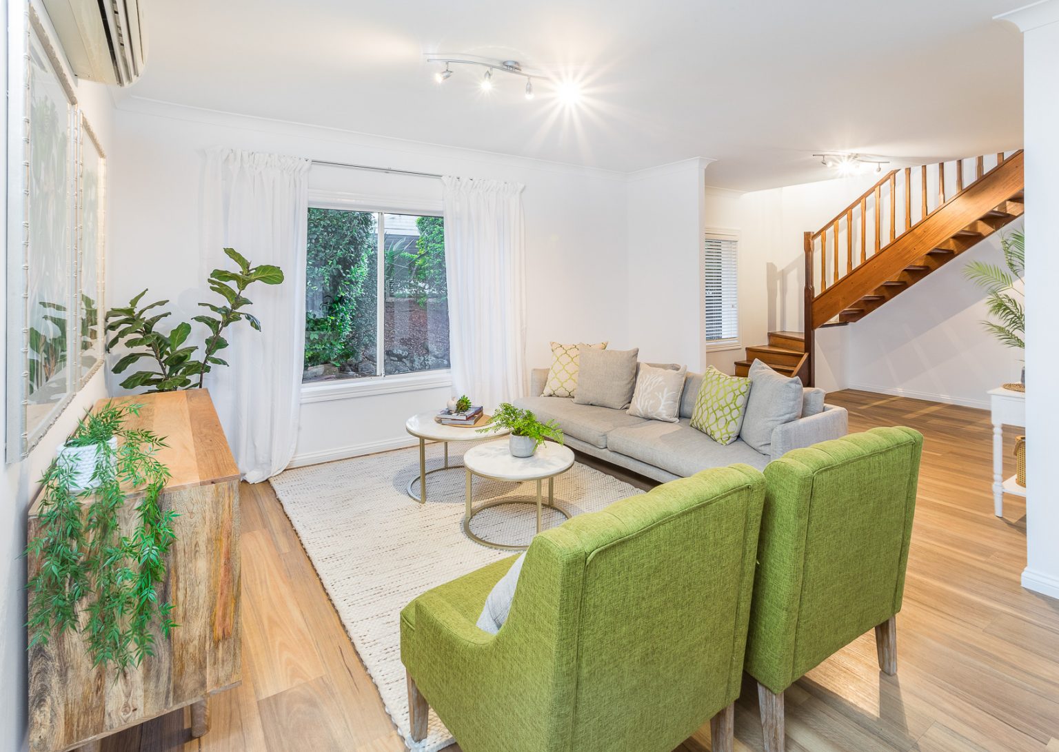 164 Sunset Road, KENMORE, QLD 4069 AUS