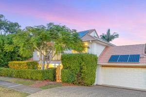 164 Sunset Road, KENMORE, QLD 4069 AUS