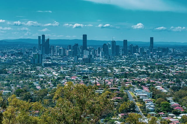 City view of Brisbane with homes and buildings