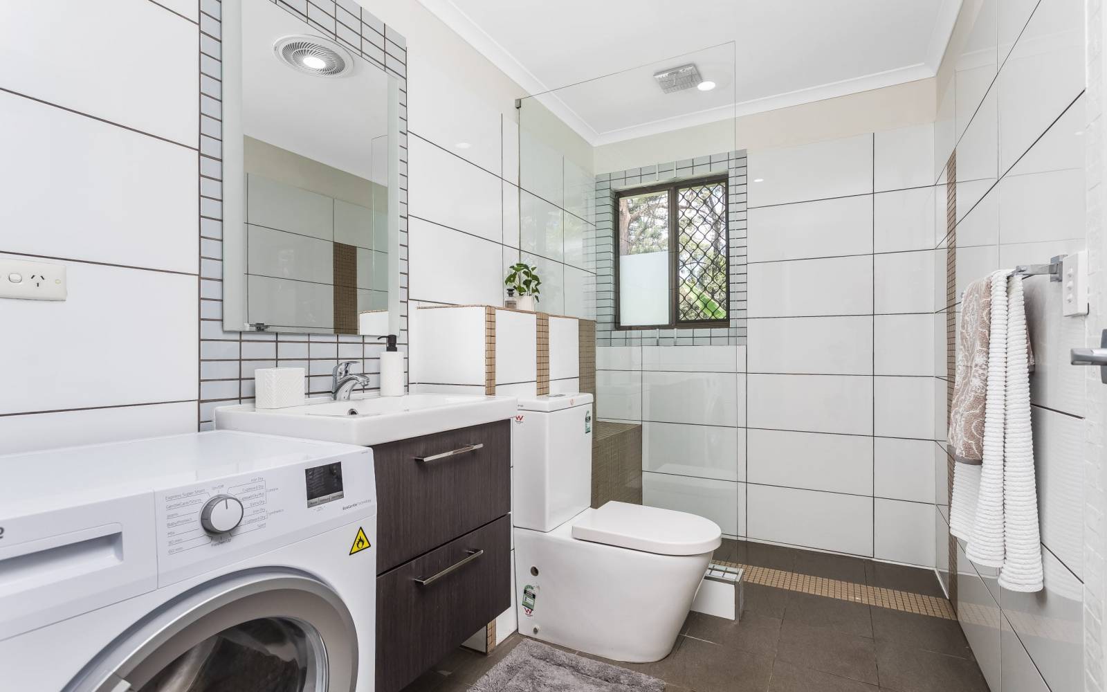 1070 Moggill Road, KENMORE, QLD 4069 AUS