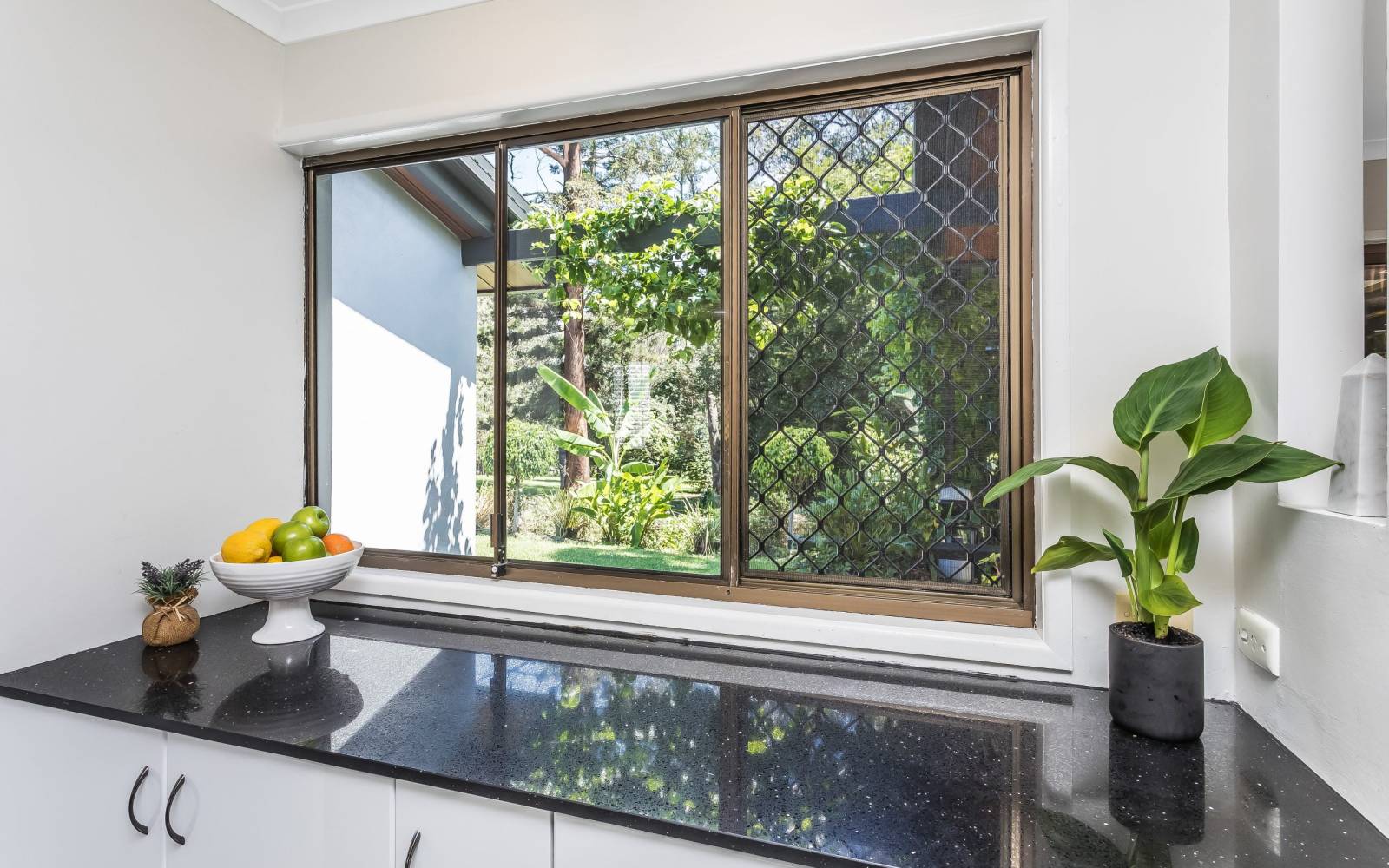 1070 Moggill Road, KENMORE, QLD 4069 AUS