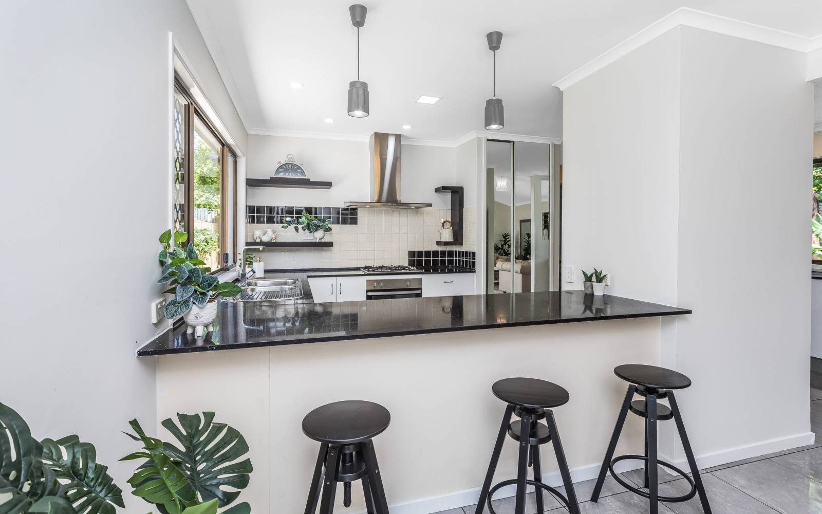 1070 Moggill Road, KENMORE, QLD 4069 AUS