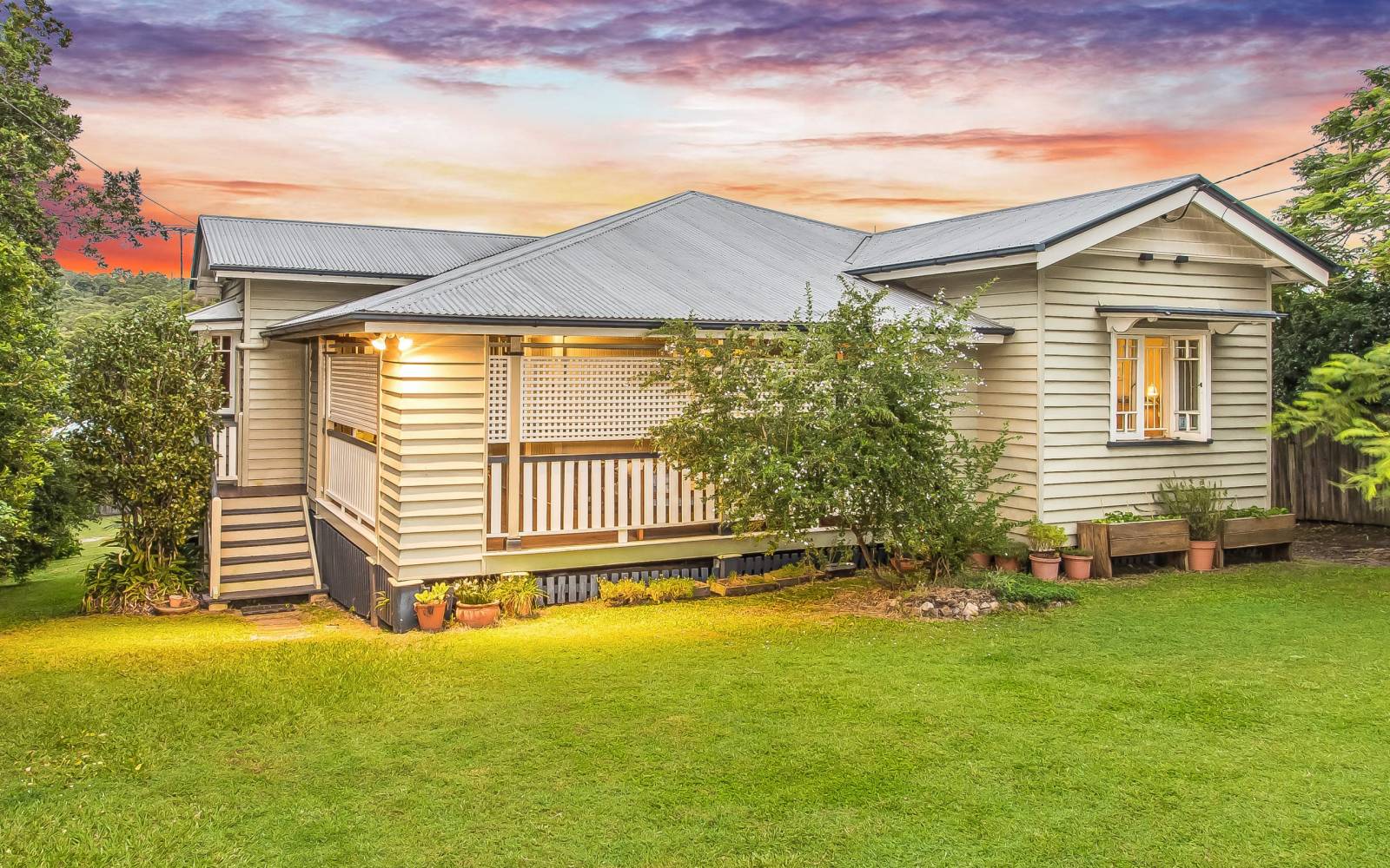 160 Simpsons Road, BARDON, QLD 4065 AUS