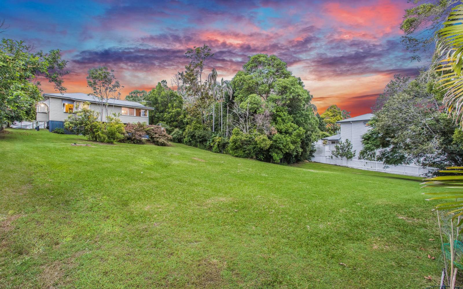 160 Simpsons Road, BARDON, QLD 4065 AUS