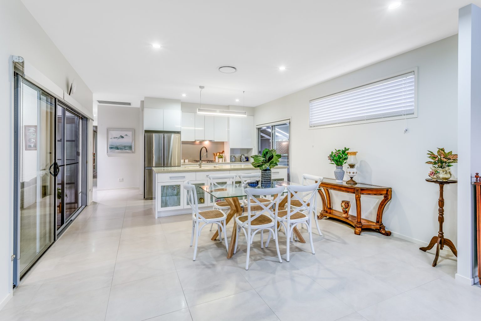 61 Akuna Street, KENMORE, QLD 4069 AUS