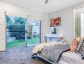 61 Akuna Street, KENMORE, QLD 4069 AUS