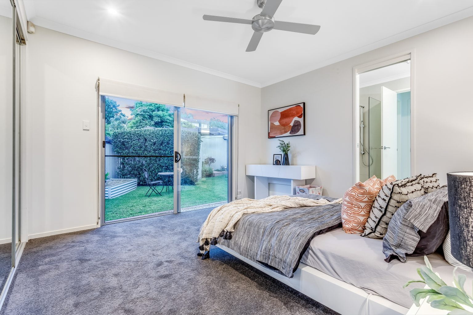 61 Akuna Street, KENMORE, QLD 4069 AUS