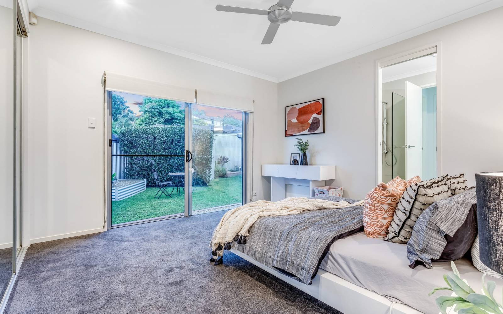 61 Akuna Street, KENMORE, QLD 4069 AUS