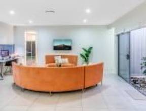 61 Akuna Street, KENMORE, QLD 4069 AUS