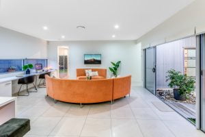 61 Akuna Street, KENMORE, QLD 4069 AUS
