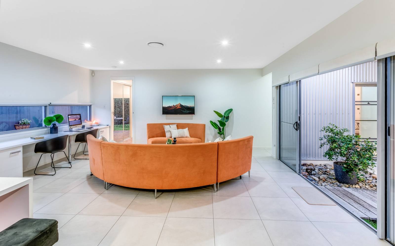 61 Akuna Street, KENMORE, QLD 4069 AUS