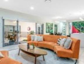 61 Akuna Street, KENMORE, QLD 4069 AUS