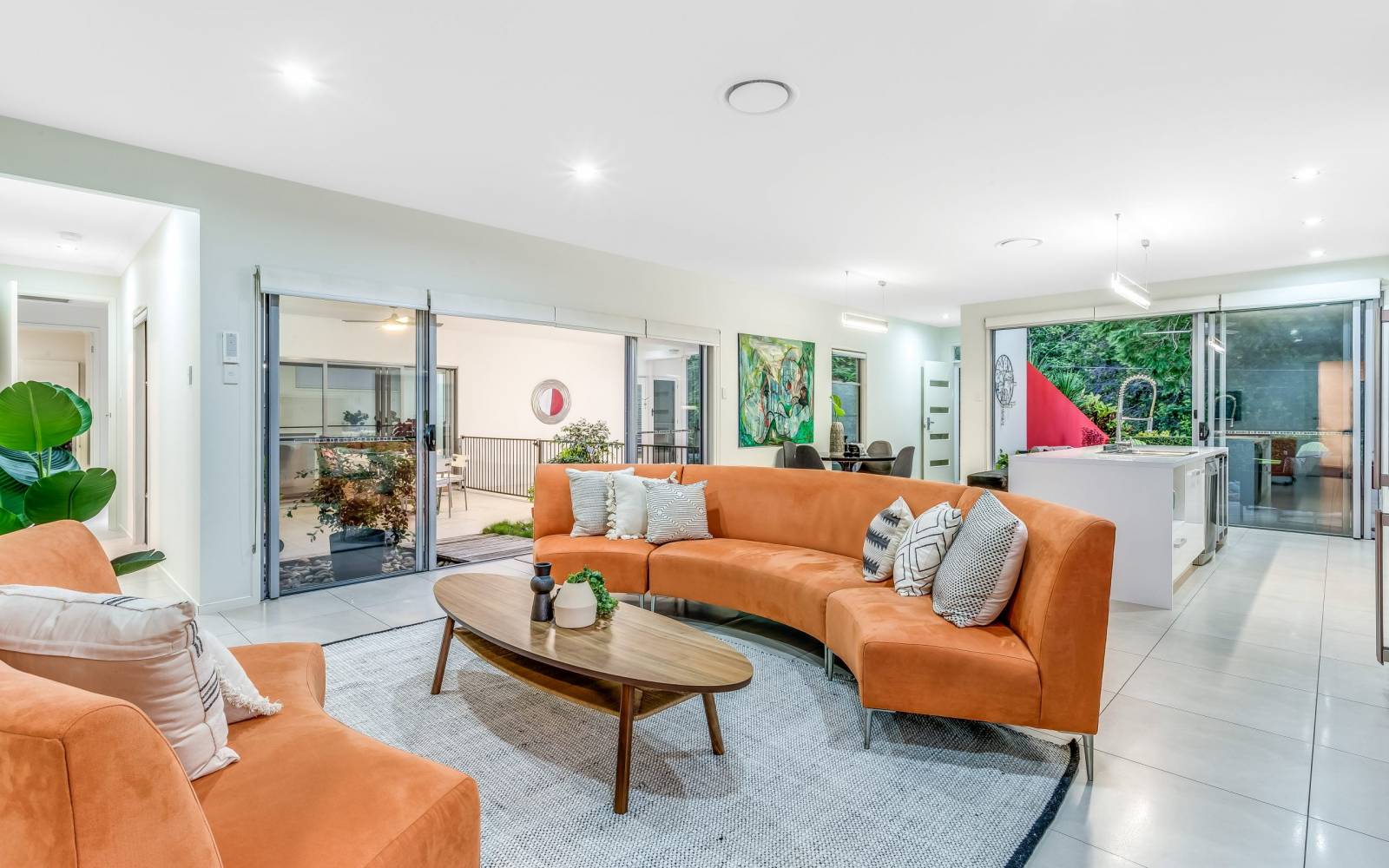 61 Akuna Street, KENMORE, QLD 4069 AUS