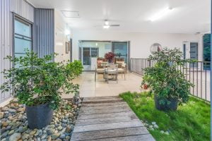 61 Akuna Street, KENMORE, QLD 4069 AUS