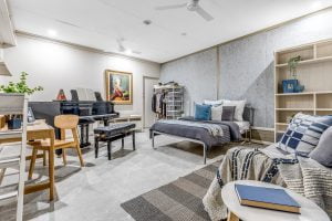 61 Akuna Street, KENMORE, QLD 4069 AUS