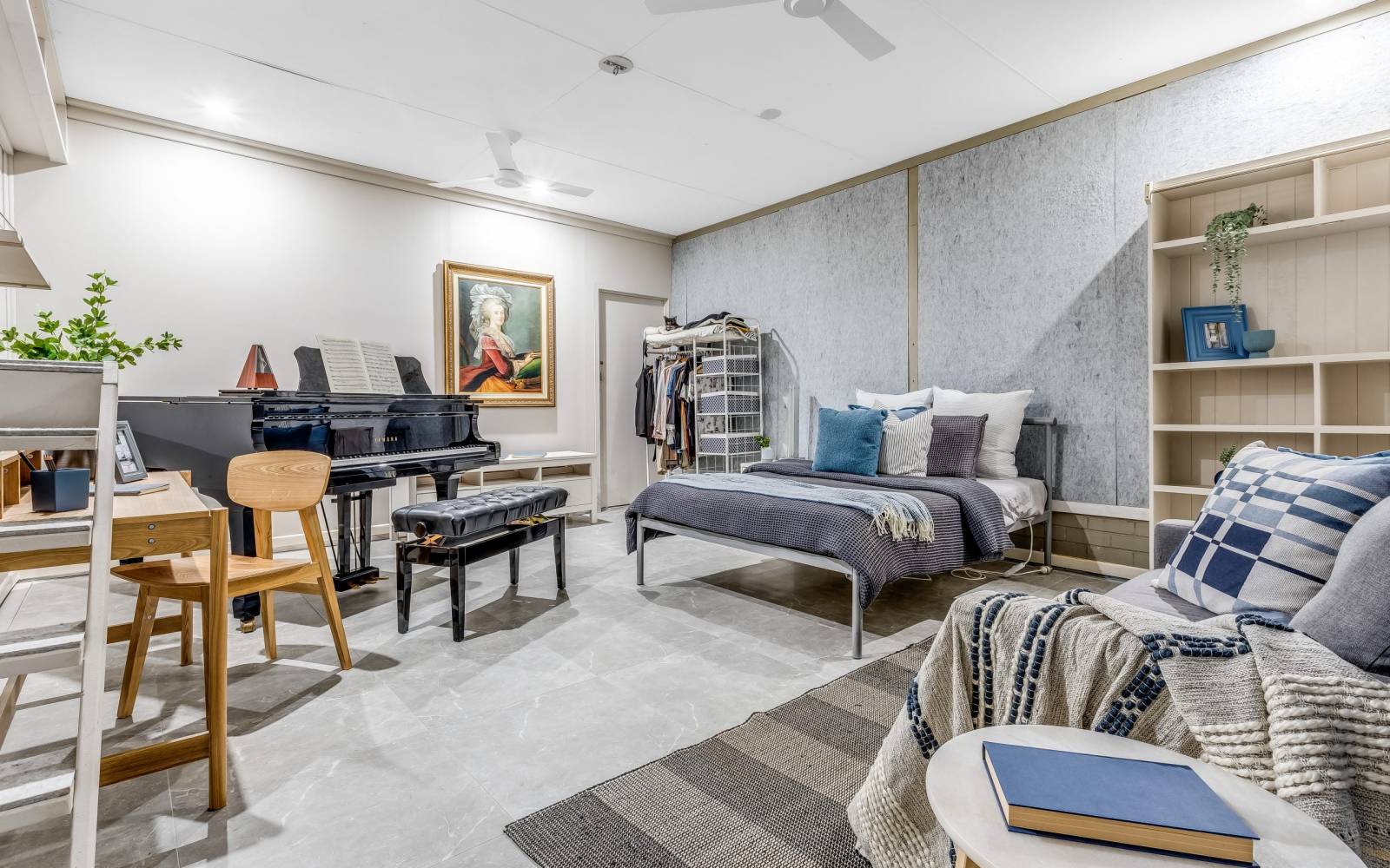 61 Akuna Street, KENMORE, QLD 4069 AUS