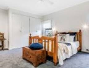 61 Akuna Street, KENMORE, QLD 4069 AUS